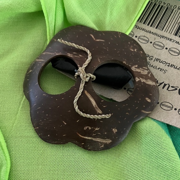 Casual Movements Green Hibiscus Premium Rayon Sarong - Picture 3 of 5